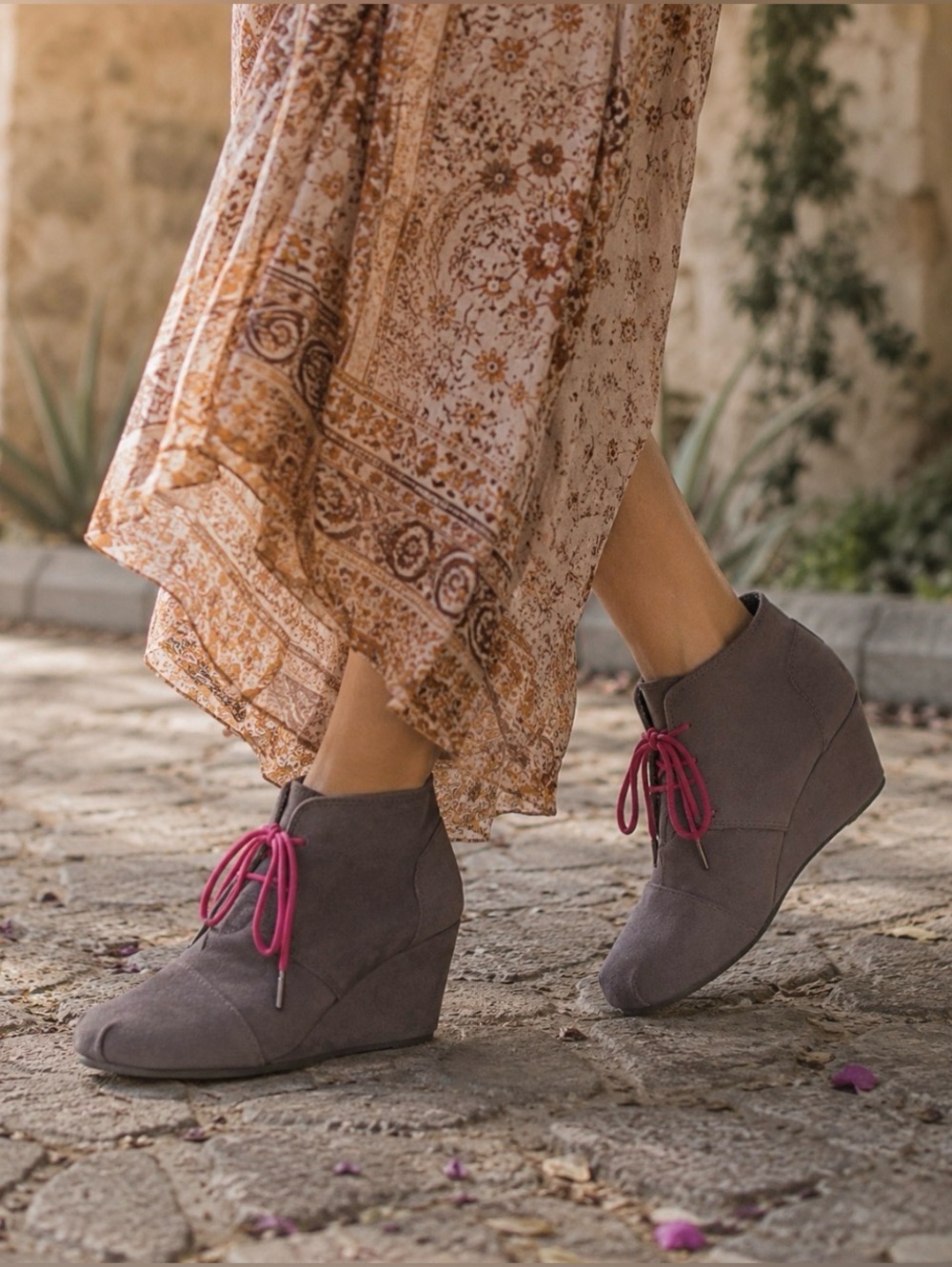 Toms Brown Suede Ankle Boots with Pink Laces